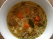 Trappers Rindfleischsuppe mit Grießklöschen und Nudeln - Rezept