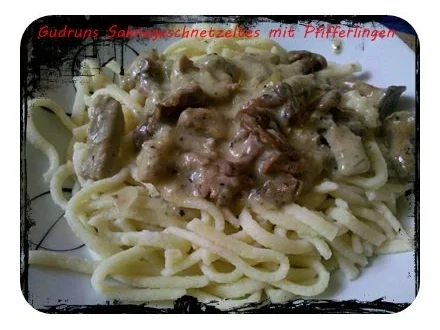 Rezept: Fleisch: Sahnegeschnetzeltes mit frischen Pfifferlingen Fleisch: Sahnegeschnetzeltes mit frischen Pfifferlingen - Rezept