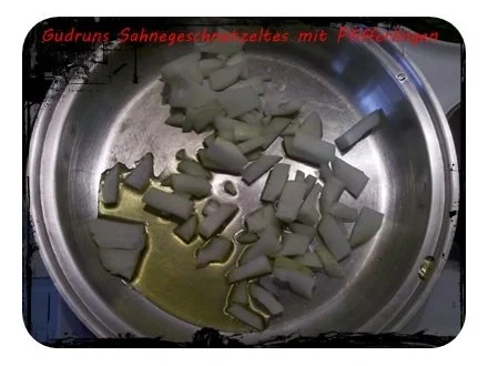 Rezept: Fleisch: Sahnegeschnetzeltes mit frischen Pfifferlingen Bild Nr. 3 Fleisch: Sahnegeschnetzeltes mit frischen Pfifferlingen - Rezept - Bild Nr. 3