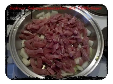 Rezept: Fleisch: Sahnegeschnetzeltes mit frischen Pfifferlingen Bild Nr. 4 Fleisch: Sahnegeschnetzeltes mit frischen Pfifferlingen - Rezept - Bild Nr. 4