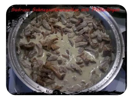 Rezept: Fleisch: Sahnegeschnetzeltes mit frischen Pfifferlingen Bild Nr. 10 Fleisch: Sahnegeschnetzeltes mit frischen Pfifferlingen - Rezept - Bild Nr. 10