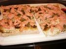 Flammkuchen mit Räucherlachs - Rezept