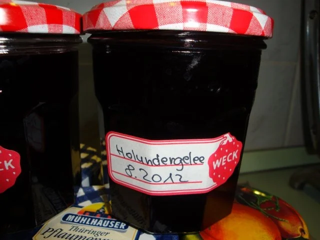 Rezept: Holunderbeergelee Bild Nr. 5 Holunderbeergelee - Rezept - Bild Nr. 5