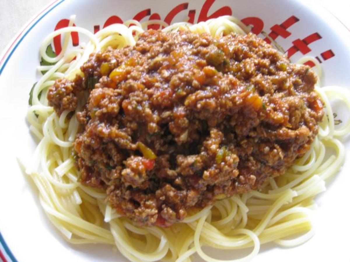 Spaghetti con sugo di carne e caffè - Rezept