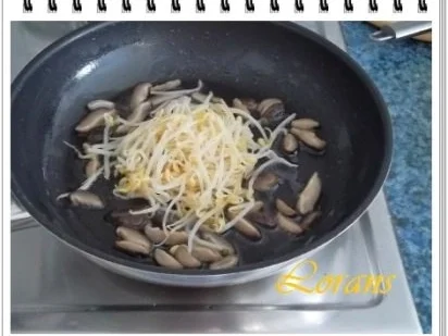 Rezept: *Chinesische Nudelsuppe süß-sauer* Bild Nr. 9 *Chinesische Nudelsuppe süß-sauer* - Rezept - Bild Nr. 9