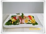 Eisbergsalat auf Kohlrabi Blättern mit Thunfisch und …. - Rezept