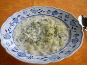 Rezept: Lauwarme Gurkensuppe mit Fenchelrahm>> Lauwarme Gurkensuppe mit Fenchelrahm>> - Rezept