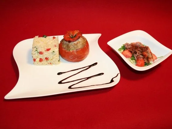 Frischkäse-Fleisch im Tomatenröckchen an Ingwerreis - Rezept