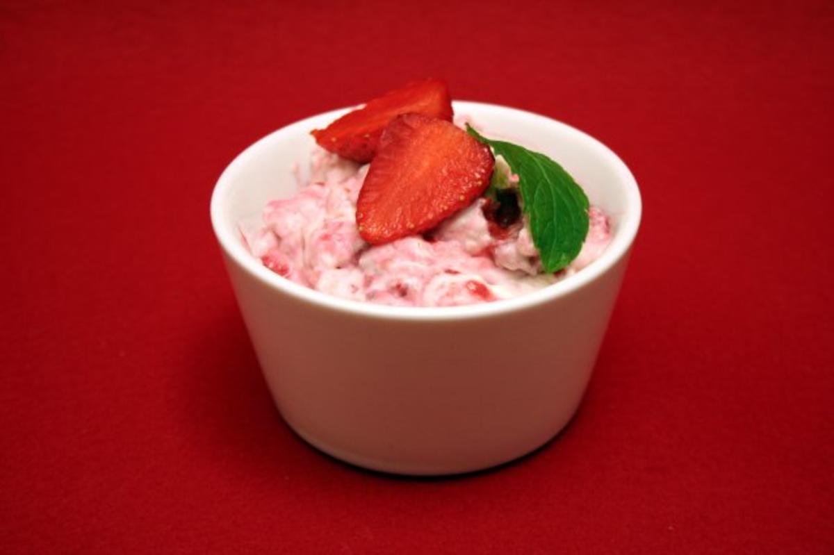 Kokoscreme mit Früchten der Saison - Rezept - kochbar.de
