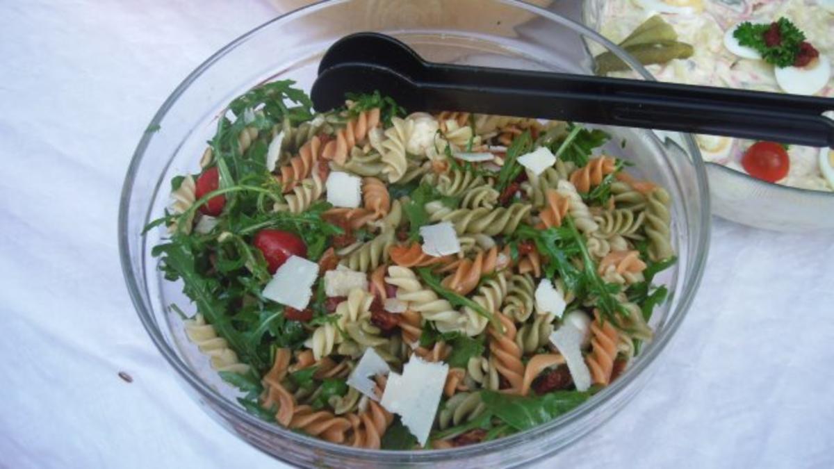 mediteraner Nudelsalat! - Rezept