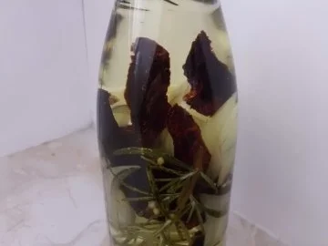 Gewürzöl: Tomaten-Rosmarin-Öl - Rezept - Bild Nr. 3