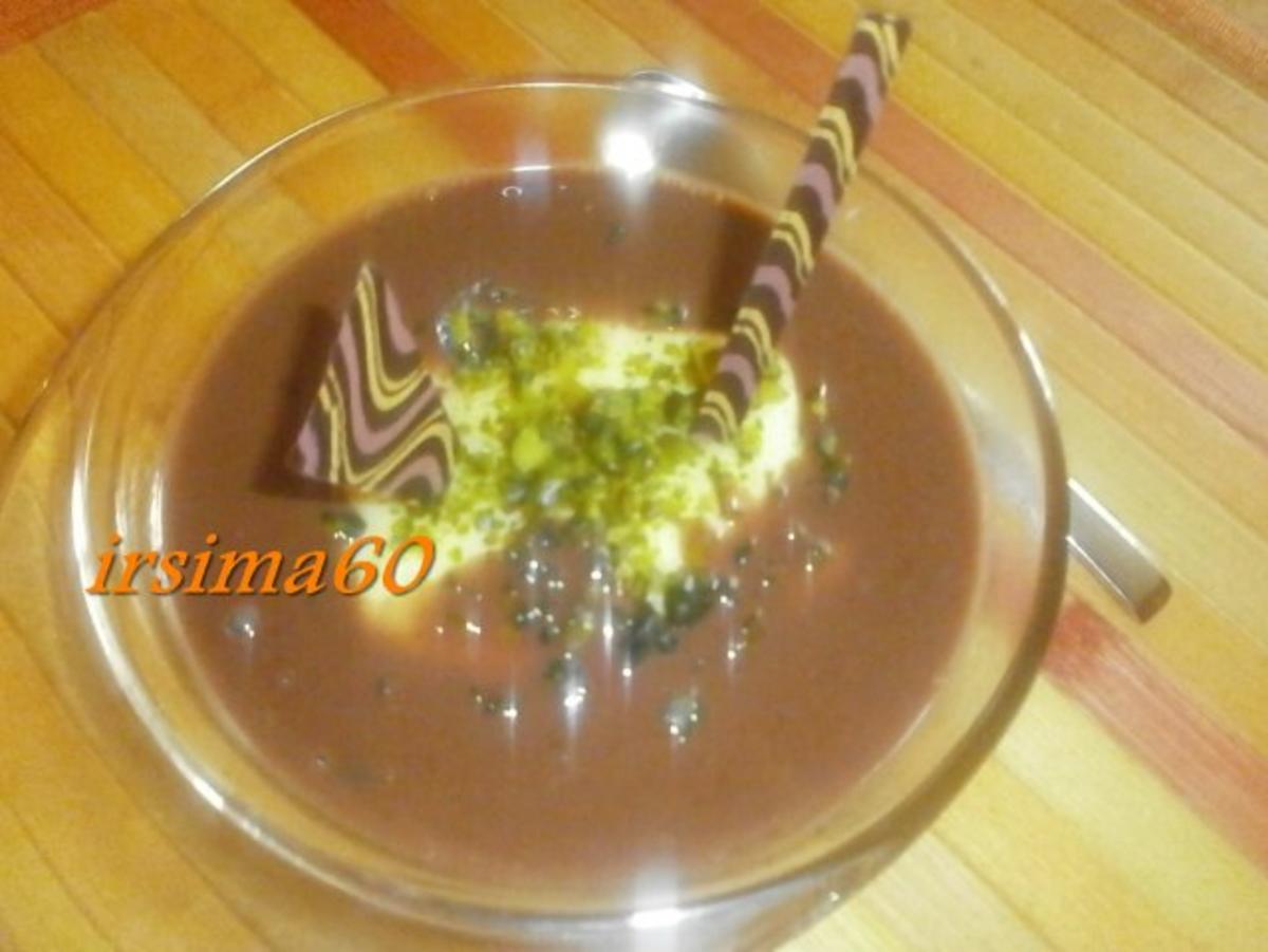 Pudding mit Marzipan und Nougat Soße - Rezept