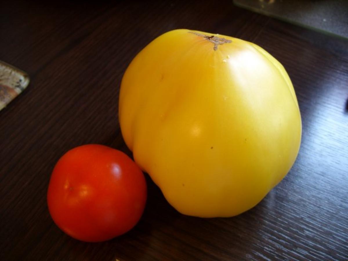 Tomatensalat von einer :) Tomate mit Schafskäse - Rezept