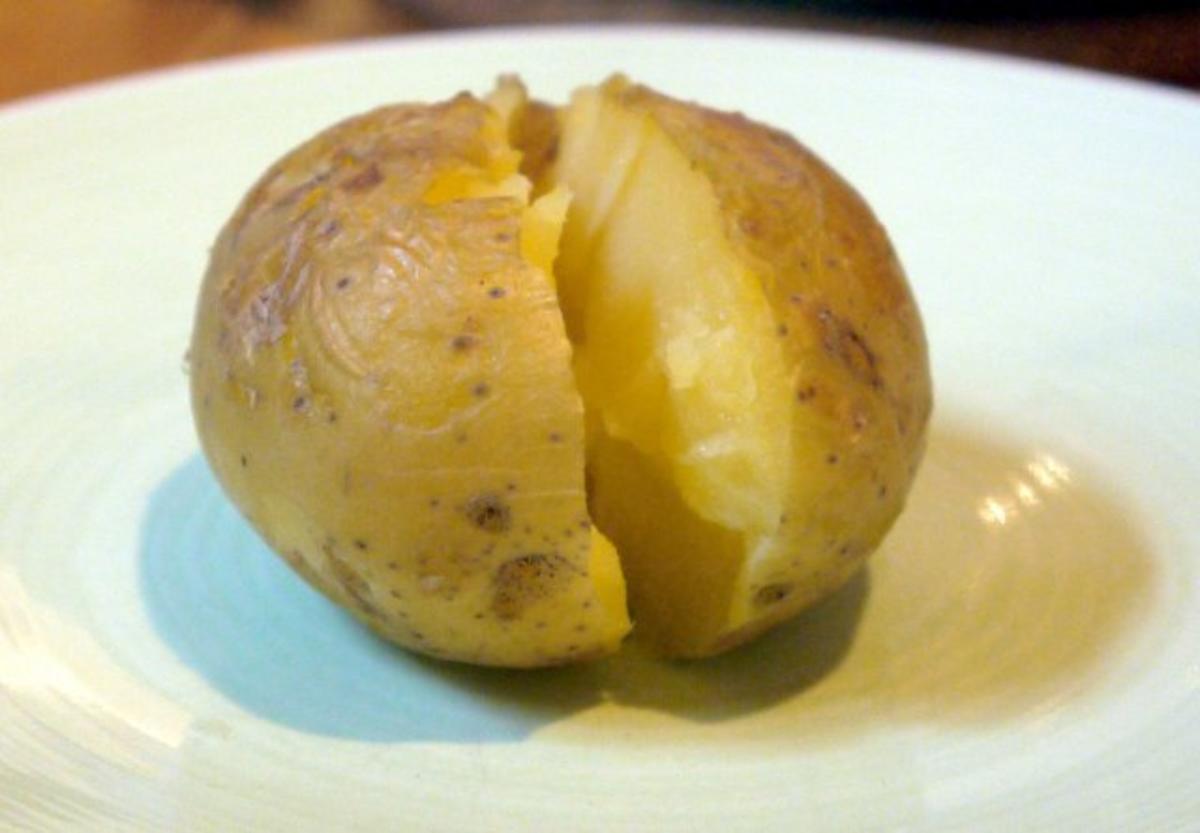Ofenkartoffeln mit Curry-Chili-Butter und gebratenen Garnelen - Rezept - Bild Nr. 14