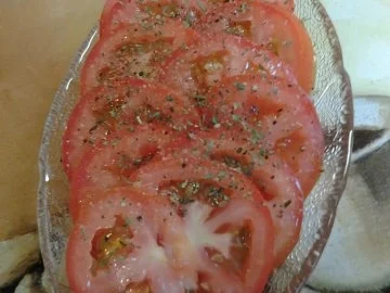 Rezept: "Feuriger" Tomatensalat Bild Nr. 2 "Feuriger" Tomatensalat - Rezept - Bild Nr. 2