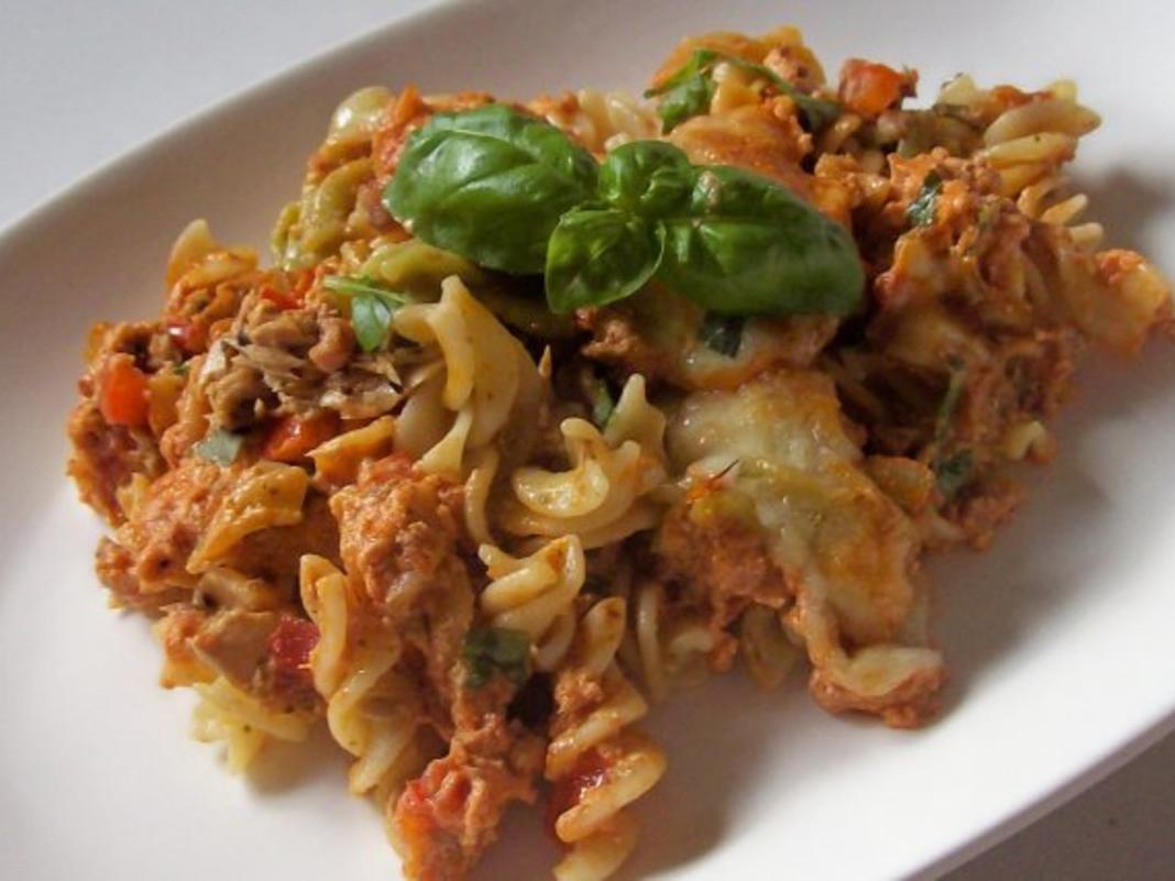 Thunfisch Nudel Auflauf mit mediterraner Feta Tomaten Creme - einfach ...