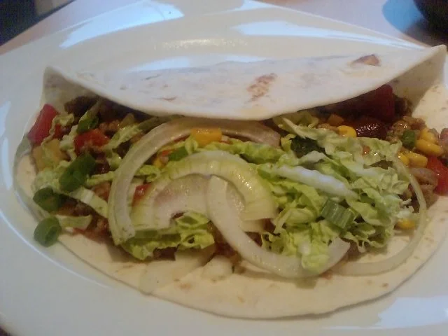 E N C H I L A D A -- I N F E R N A L E --- Weizenmehltortillas gefüllt mit Chili con Carne - Rezept