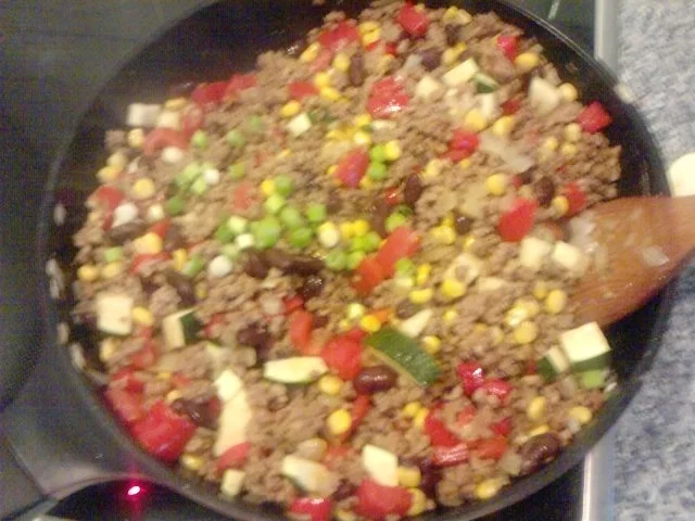 E N C H I L A D A -- I N F E R N A L E --- Weizenmehltortillas gefüllt mit Chili con Carne - Rezept - Bild Nr. 4