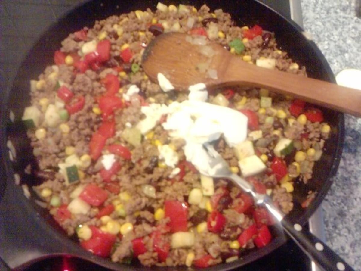 E N C H I L A D A -- I N F E R N A L E --- Weizenmehltortillas gefüllt mit Chili con Carne - Rezept - Bild Nr. 5