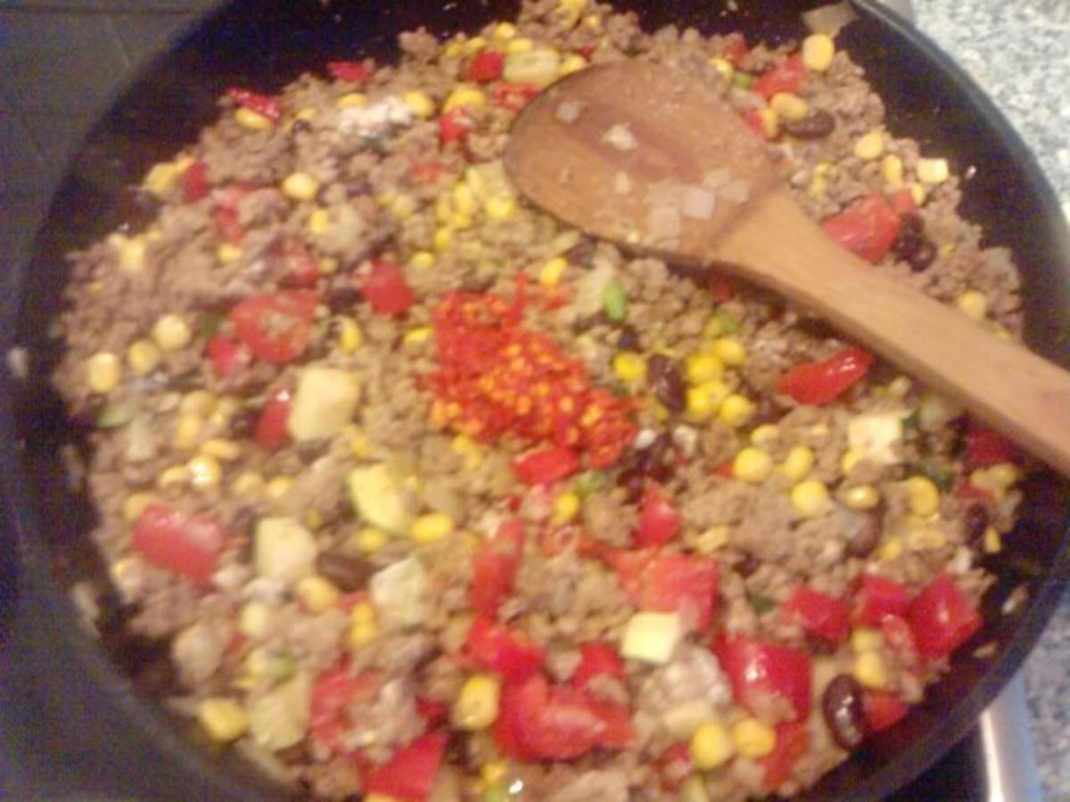 E N C H I L A D A -- I N F E R N A L E --- Weizenmehltortillas gefüllt mit Chili con Carne - Rezept - Bild Nr. 6