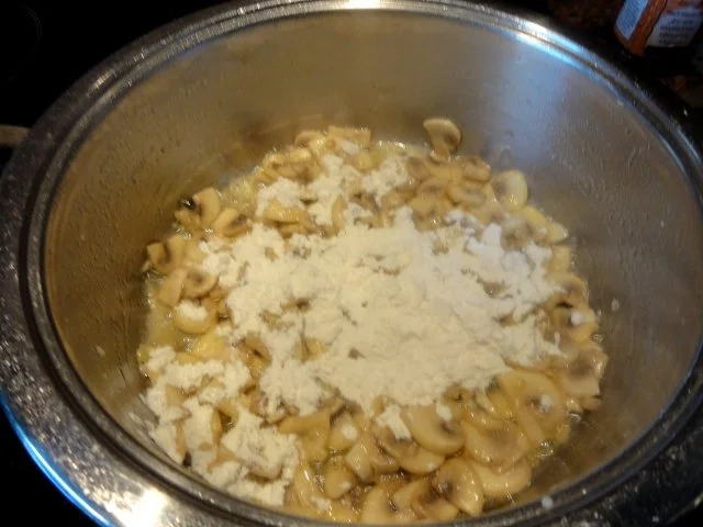 Rezept: Fleisch: RAGOUT FIN in Blätterteigpastete Bild Nr. 4 Fleisch: RAGOUT FIN in Blätterteigpastete - Rezept - Bild Nr. 4