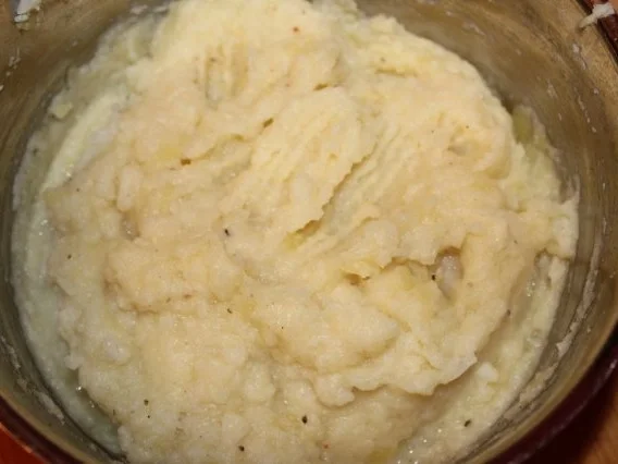 Hühnchenbrust mit Kräutertasche und Blumenkohlpüree - Rezept - Bild Nr. 3