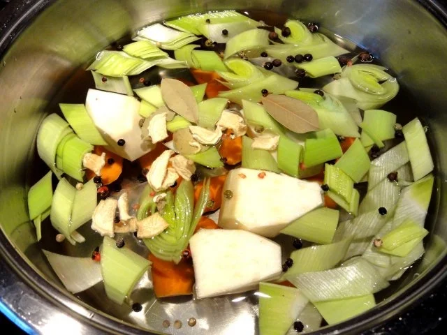 Rezept: Suppe: KALBS - / HAEHNCHENFOND Bild Nr. 3 Suppe: KALBS - / HAEHNCHENFOND - Rezept - Bild Nr. 3