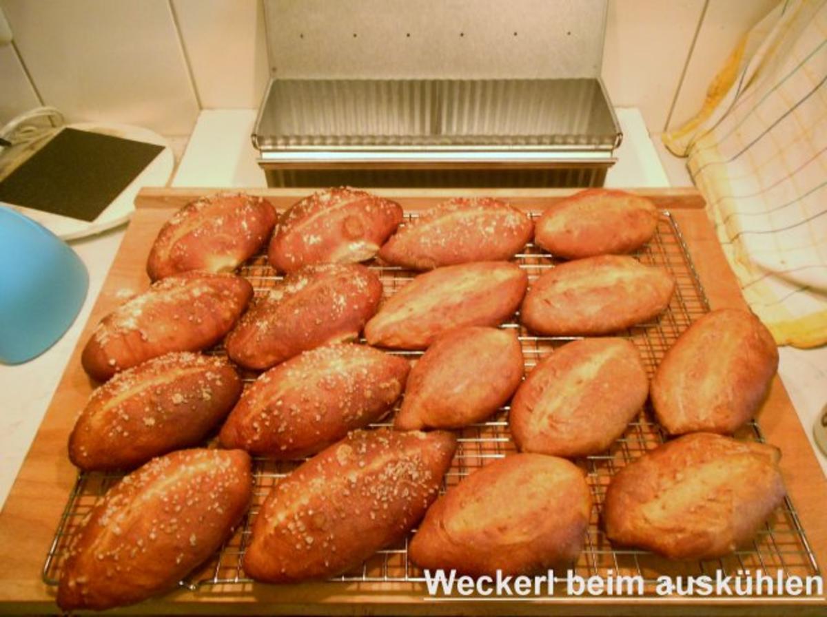 Bilder für Salz bzw. Bauernweckerl - Rezept