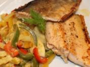 Gebratenes Bachsaiblingsfilet auf Fenchel - Paprika - Gemüse - Rezept