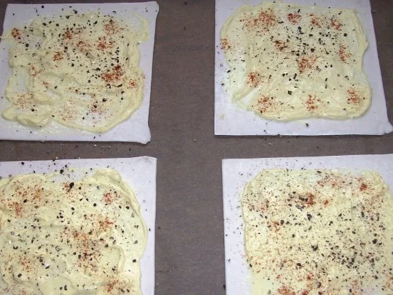 Snack/Vorspeise: Herzhaft-süße Blätterteigtaschen mit Pflaumen-Schinken-Füllung - Rezept - Bild Nr. 4