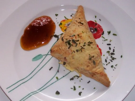 Snack/Vorspeise: Herzhaft-süße Blätterteigtaschen mit Pflaumen-Schinken-Füllung - Rezept - Bild Nr. 12