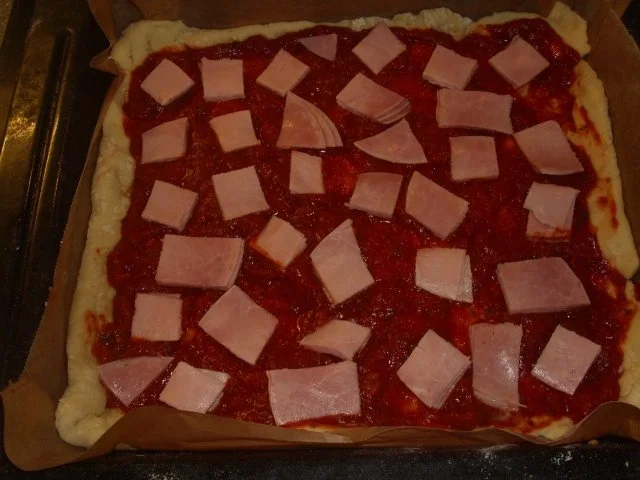 Pizza mit Birnen und Blauschimmelkäse - Rezept - Bild Nr. 4