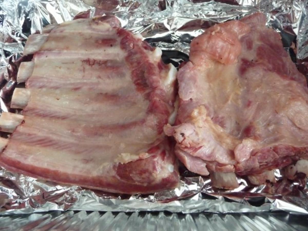 Schwein : Gegrillte Rippen aus dem Backofen mit Kartoffel-Brokkoli-Stampf und Gurkensalat - Rezept - Bild Nr. 3