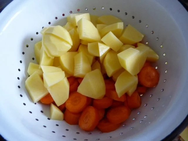 Rezept: Resteverwertung : ...und dann ist es ein köstlicher Eintopf Bild Nr. 3 Resteverwertung : ...und dann ist es ein köstlicher Eintopf - Rezept - Bild Nr. 3