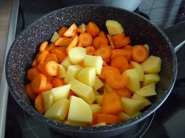 Rezept: Resteverwertung : ...und dann ist es ein köstlicher Eintopf Bild Nr. 5 Resteverwertung : ...und dann ist es ein köstlicher Eintopf - Rezept - Bild Nr. 5