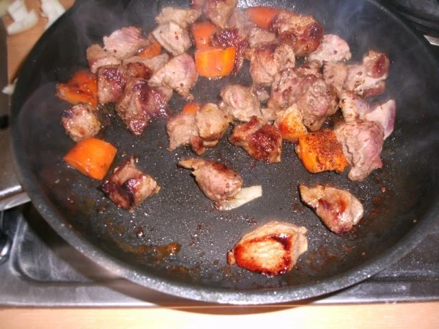 Buntes Schweinegulasch aus der Keule - Rezept - Bild Nr. 5