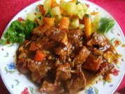 Rezept: Buntes Schweinegulasch aus der Keule Buntes Schweinegulasch aus der Keule - Rezept