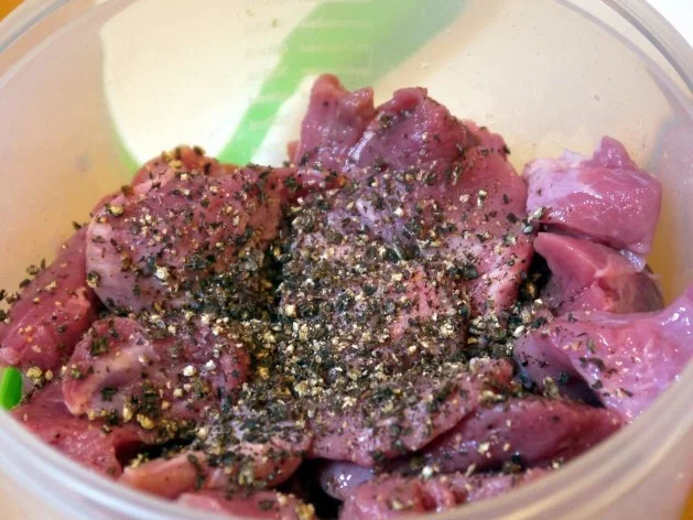 Rezept: Gulasch vom jungen Wildschwein Bild Nr. 2 Gulasch vom jungen Wildschwein - Rezept - Bild Nr. 2