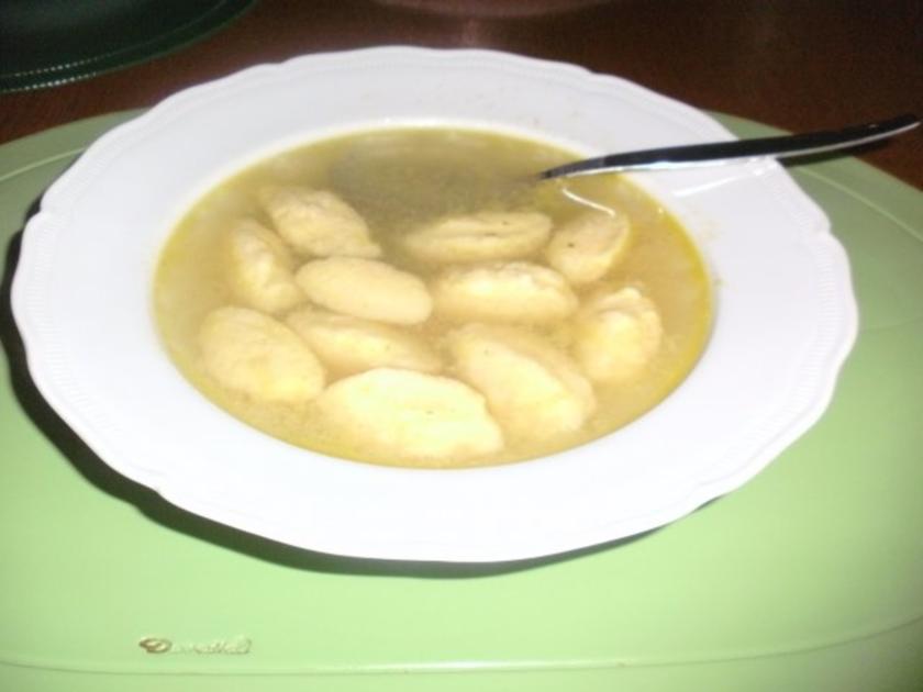 Grießklößchensuppe - Rezept mit Bild - kochbar.de