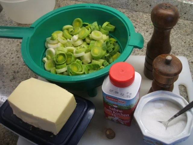 Gemüse: Rahmporree mit Rehfleischküchle und Johannisbeer-Mascarpone-Dip - Rezept - Bild Nr. 2