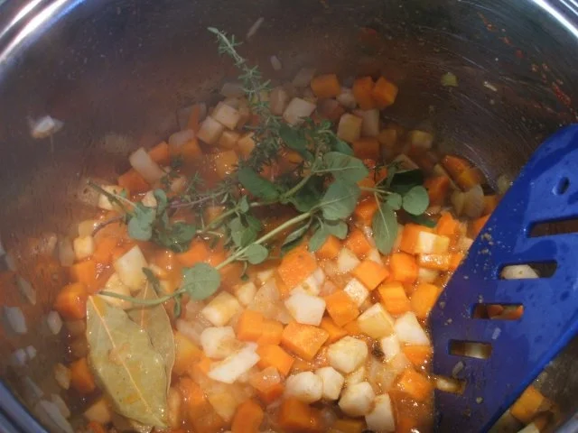 Fleisch: "Bauch mit Bohnakern und Fränkische Klöß´" - Rezept - Bild Nr. 5