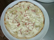 Flammkuchen aus dem Flammkuchenofen - Rezept