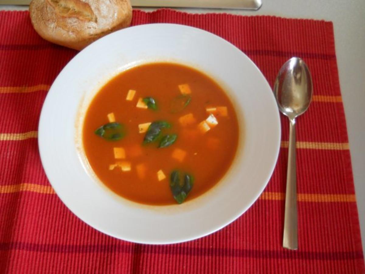 Tomatensuppe mit Sellerie - Rezept mit Bild - kochbar.de