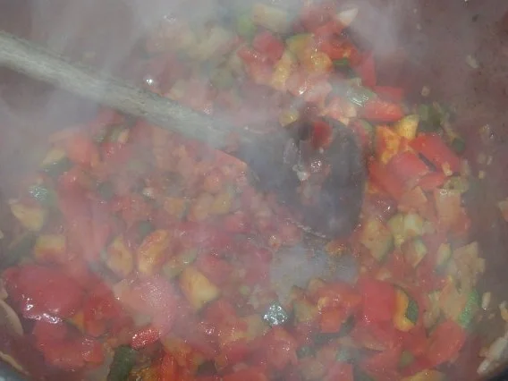 Rezept: Kräuterhackbällchen in bunter Gemüse-Kapernsoße Bild Nr. 6 Kräuterhackbällchen in bunter Gemüse-Kapernsoße - Rezept - Bild Nr. 6