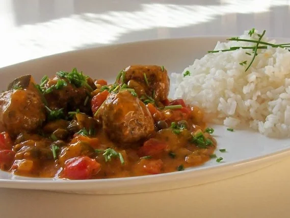 Rezept: Kräuterhackbällchen in bunter Gemüse-Kapernsoße Bild Nr. 10 Kräuterhackbällchen in bunter Gemüse-Kapernsoße - Rezept - Bild Nr. 10