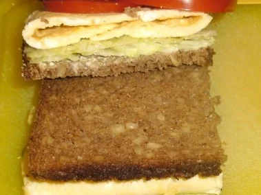 Rezept: Pausenbrot : Rührei mit Tomate und Salat Bild Nr. 3 Pausenbrot : Rührei mit Tomate und Salat - Rezept - Bild Nr. 3