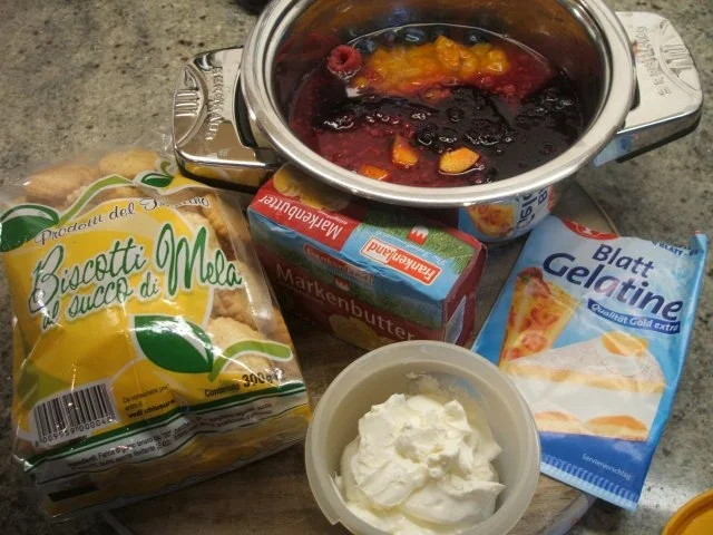 Rezept: Backen: Frischkäse-Bröselboden-Torte für 16er Form Bild Nr. 2 Backen: Frischkäse-Bröselboden-Torte für 16er Form - Rezept - Bild Nr. 2