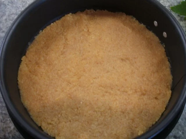 Rezept: Backen: Frischkäse-Bröselboden-Torte für 16er Form Bild Nr. 3 Backen: Frischkäse-Bröselboden-Torte für 16er Form - Rezept - Bild Nr. 3