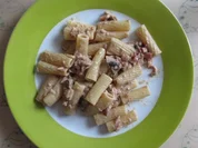 Pasta mit Tomaten-Sahne-Soße - Rezept