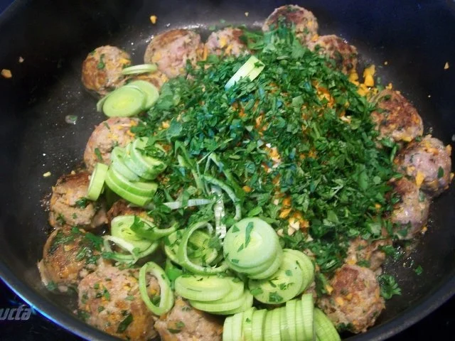 Rezept: Hackbällchen Soße Bild Nr. 3 Hackbällchen Soße - Rezept - Bild Nr. 3